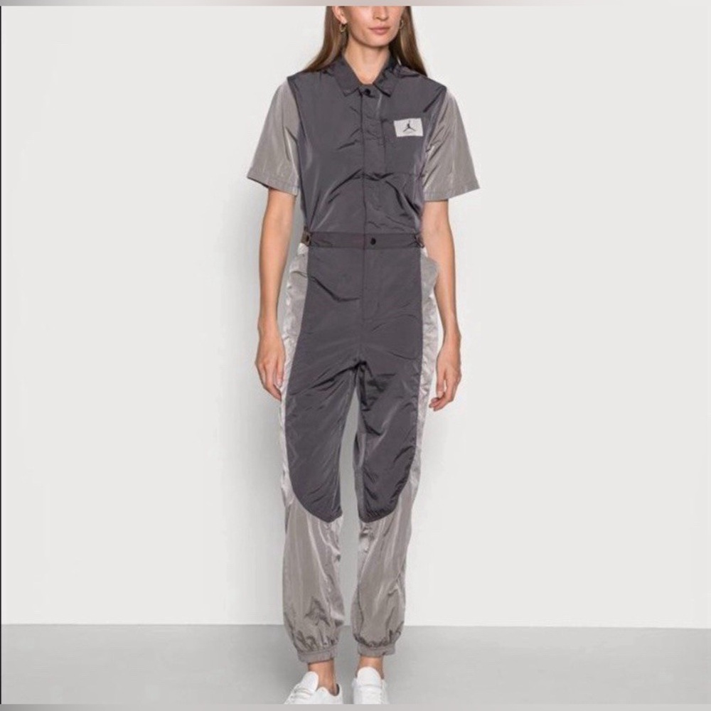 Nike Jordan Women’s Two-Tone Gray Flight Jumpsuit Size Medium